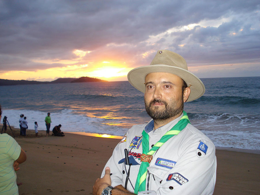 Veterinarian Miguel Dibildox
